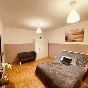 https://clicktheflat-wokalna-apart-rooms.warsawhotelspoland.com